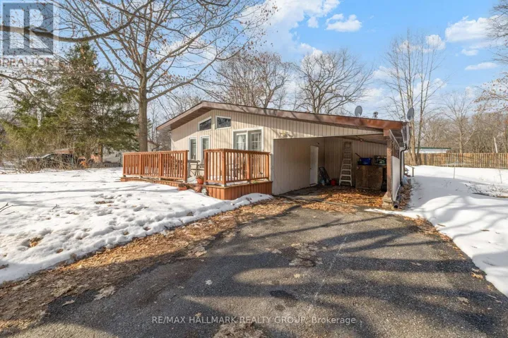 135 WOODS ROAD, Ottawa, Ontario K0A3M0