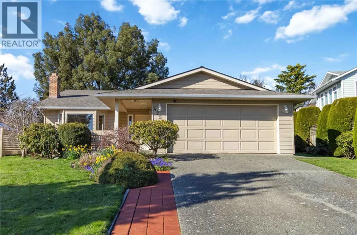 4259 Panorama Dr, Saanich, British Columbia V8X4X9