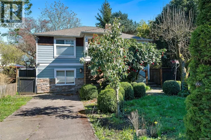 2139 Foul Bay Rd, Oak Bay, British Columbia V8R5B1