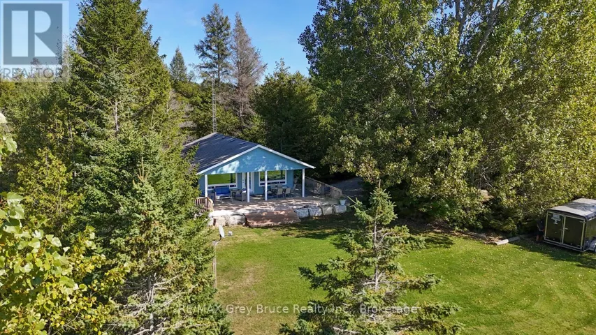1208 SUNSET DRIVE, South Bruce Peninsula, Ontario N0H2T0