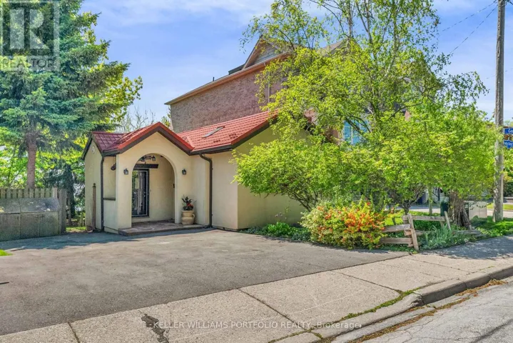 42 FORTY FIRST STREET, Toronto (Long Branch), Ontario M8W3N6