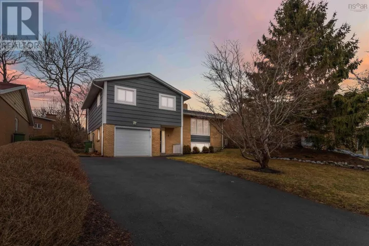 9 Birkdale Crescent, Clayton Park, Nova Scotia B3M1H4