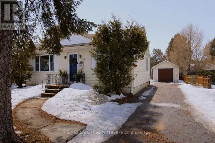 184 LEE AVENUE, North Bay (Ferris), Ontario P1A2K3