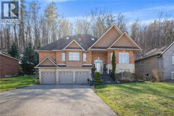 130 DORCHESTER Drive, Grimsby, Ontario L3M1A8