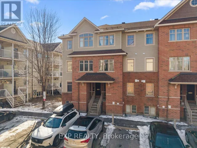 528 REARDON PRIVATE, Ottawa, Ontario K1V2L1