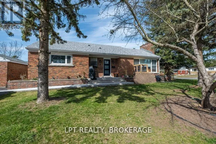 9 ELIZABETH AVENUE, Kingston (West of Sir John A. Blvd), Ontario K7M3G9