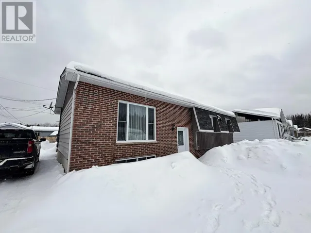 18 Wendego ST, Manitouwadge, Ontario P0T2C0