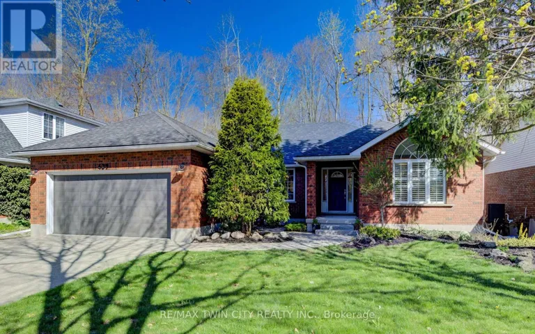 439 NORTHLAKE DRIVE, Waterloo, Ontario N2V1Y6