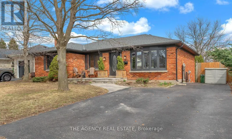 438 GRAND VIEW AVENUE, London South (South B), Ontario N6K2T4