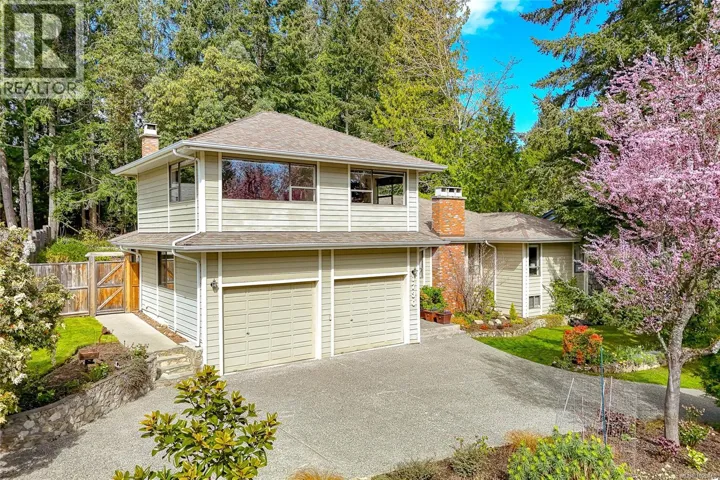 1730 Lopez Pl, North Saanich, British Columbia V8L4X5