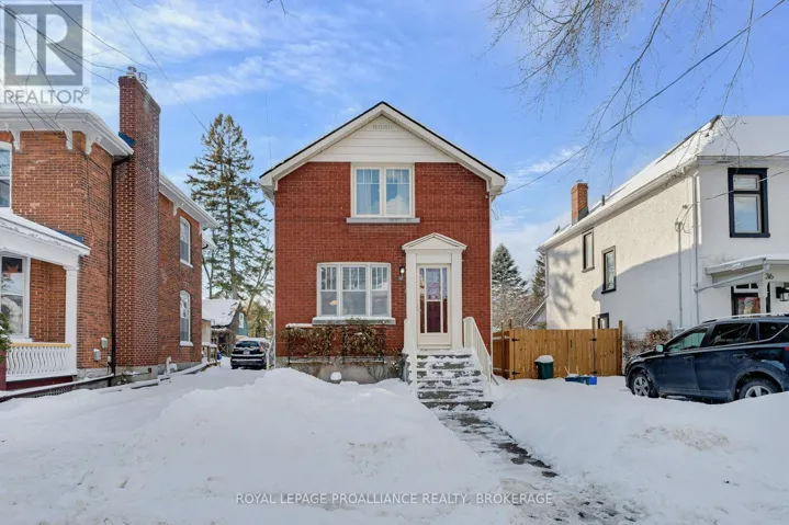 32 LIVINGSTON AVENUE, Kingston (Central City East), Ontario K7L4L2