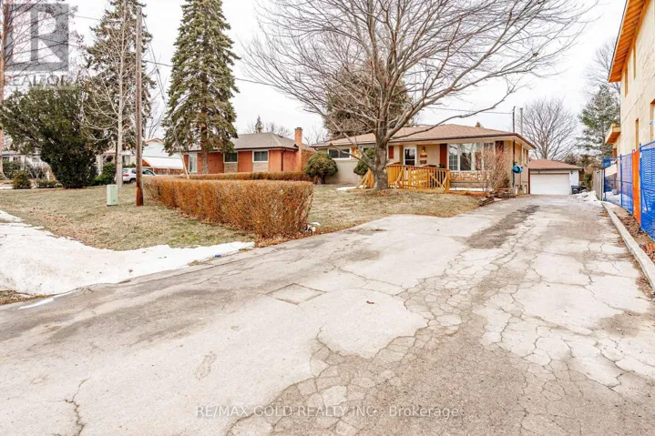 521 SANDBROOK ROAD, Oakville (WO West), Ontario L6L4M6