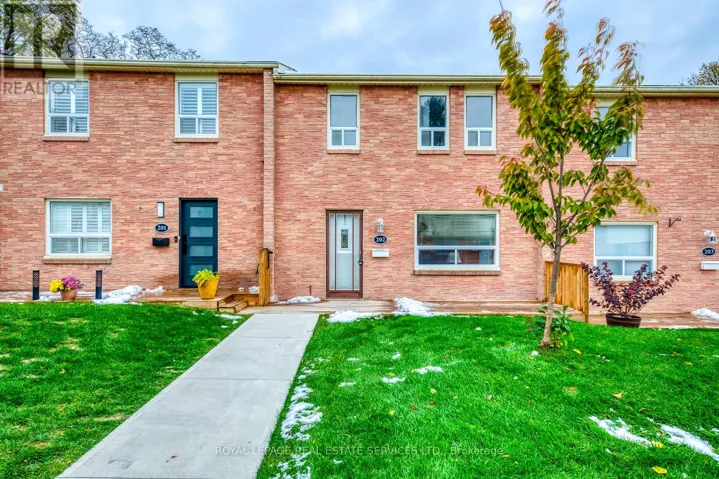 202 - 1055 SHAWNMARR ROAD, Mississauga (Port Credit), Ontario L5H3V2