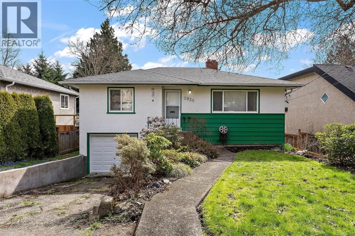 2935 Wascana St, Saanich, British Columbia V9A1V6