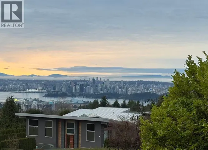 657 ANDOVER PLACE, West Vancouver, British Columbia V7S1Y6