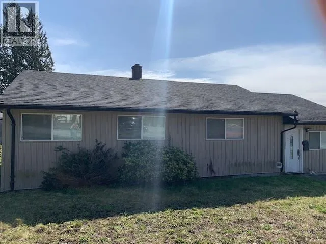 712 QUADLING AVENUE, Coquitlam, British Columbia V3K1Z8
