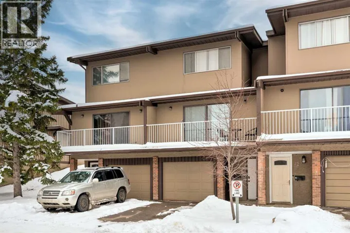 43, 1055 72 Avenue NW, Calgary, Alberta T2K5S4