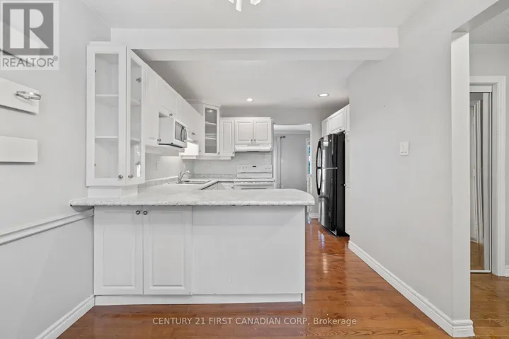 17 - 340 AMBLESIDE DRIVE, London North (North A), Ontario N6G4Y5