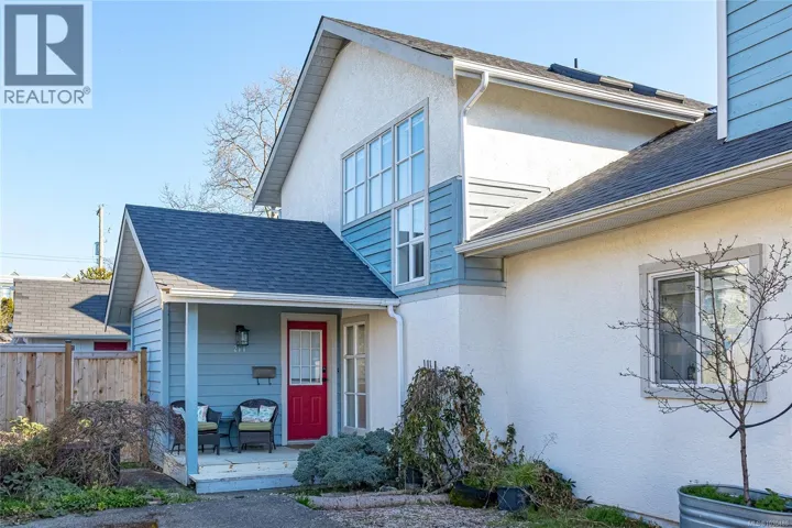 211 Henry St, Victoria, British Columbia V9A3H8