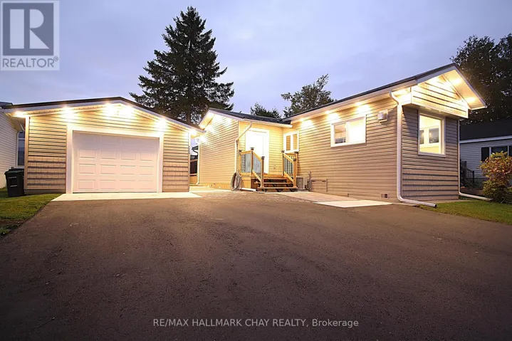 4064 ASH CRESCENT, Severn, Ontario L3V6H4