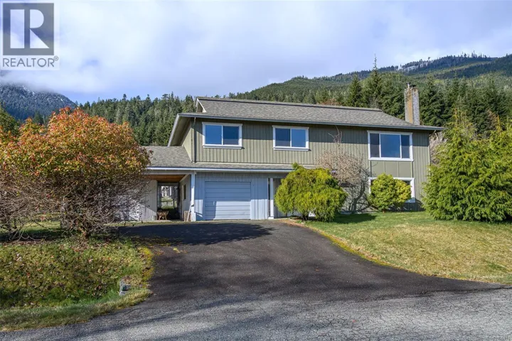 130 Seaview St, Sayward, British Columbia V0P1R0