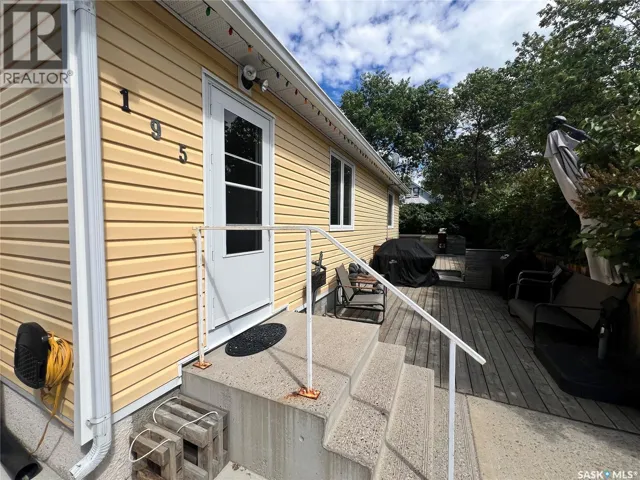 195 Ensign STREET, Pennant, Saskatchewan S0N1X0