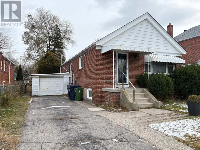 83 CLONMORE LOWER LEVEL DRIVE, Toronto (Birchcliffe-Cliffside), Ontario M1N1X9