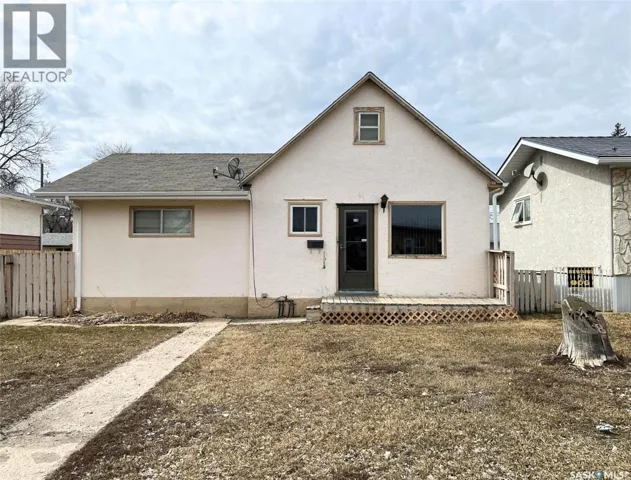 118 5th AVENUE SE, Swift Current, Saskatchewan S9H3M7