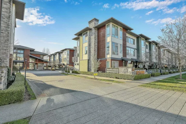7 8473 163RD STREET, Surrey, British Columbia V4N6M7