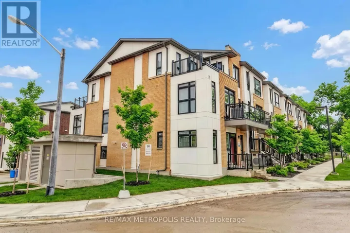 H105 - 90 CANON JACKSON DRIVE, Toronto (Beechborough-Greenbrook), Ontario M6M0C1