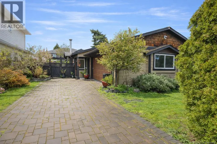 9960 Swiftsure Pl, Sidney, British Columbia V8L4E4
