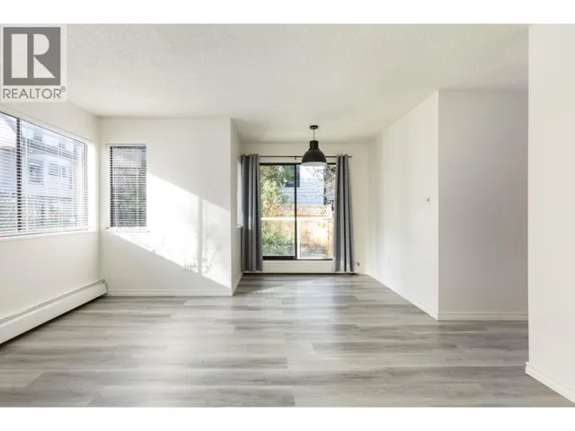 215 830 E 7TH AVENUE, Vancouver, British Columbia V5T4J2