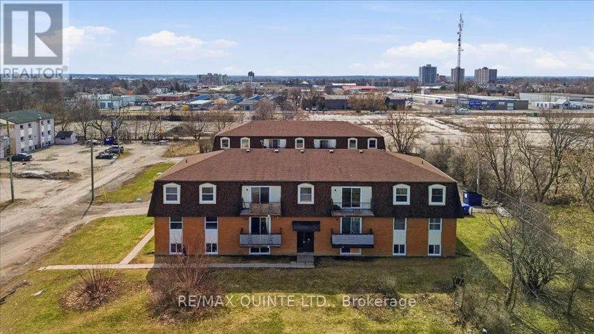 58 ELGIN STREET, Belleville (Belleville Ward), Ontario K8P4B2