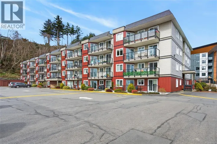 204 872 Island Hwy S, Campbell River, British Columbia V9W1A8