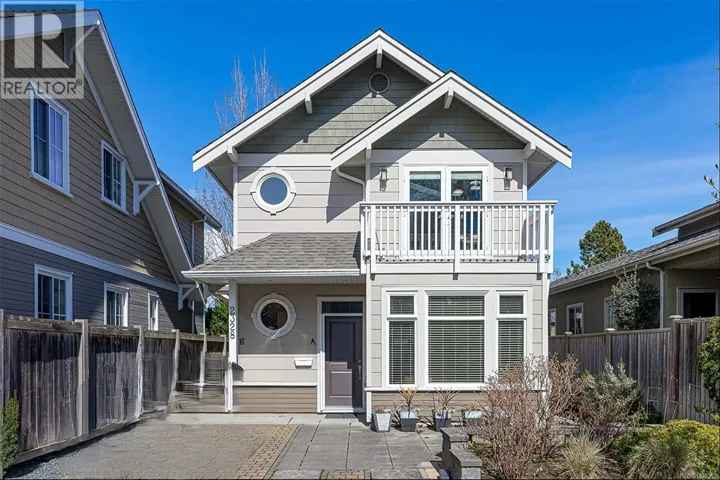 2328 Oakville Ave, Sidney, British Columbia V8L0B5