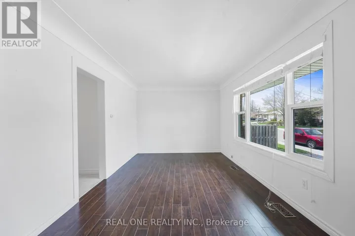 UPPER - 22 HALAM AVENUE, Hamilton (Burkholme), Ontario L8V1Z3