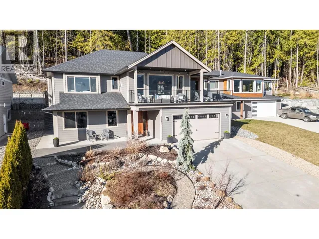 4590 71 Avenue, Salmon Arm, British Columbia V0E1K0