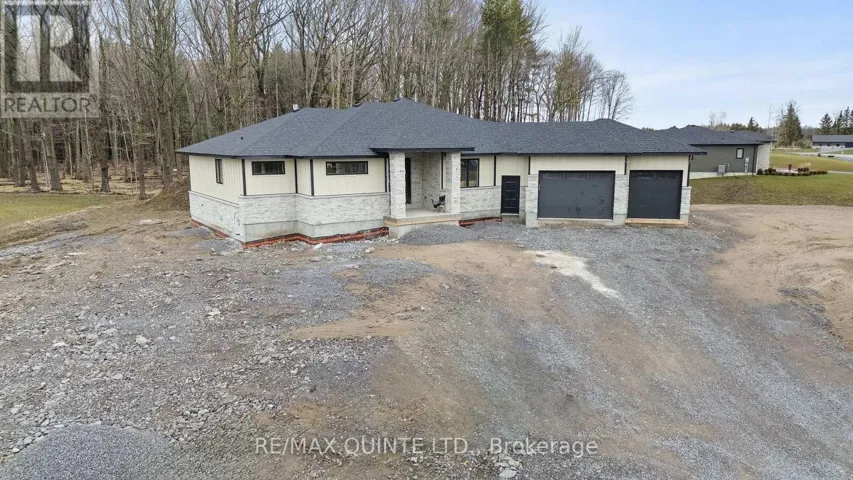 235 MICHAEL'S WAY, Prince Edward County (Ameliasburg Ward), Ontario K0K1L0