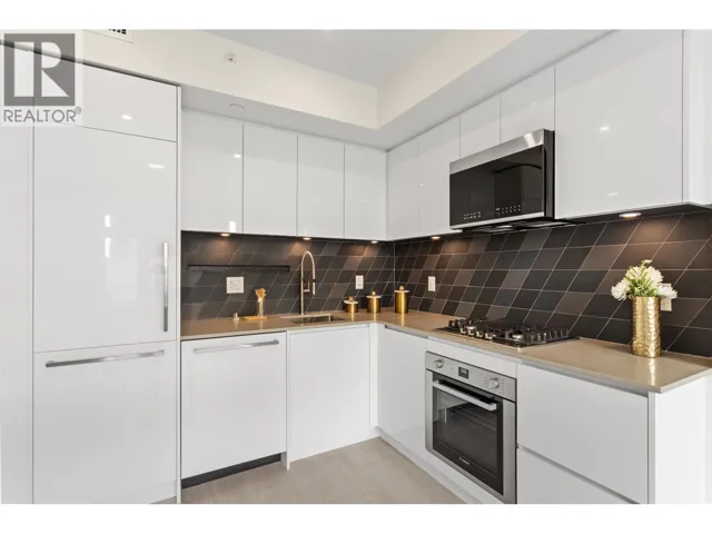 306 3264 VANNESS AVENUE, Vancouver, British Columbia V5R0L5