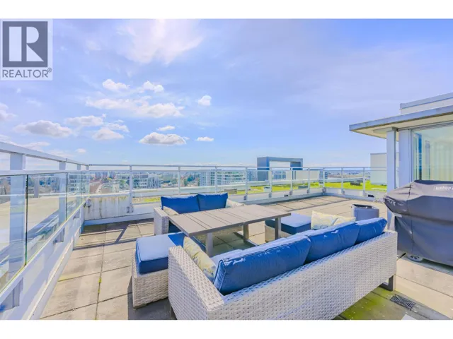 PH 1705 8677 CAPSTAN WAY, Richmond, British Columbia V6X0N6