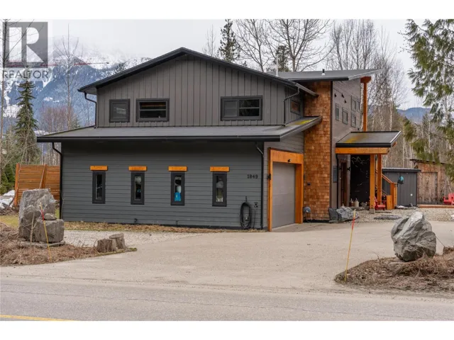 1849 Hay Road, Revelstoke, British Columbia V0E2S1