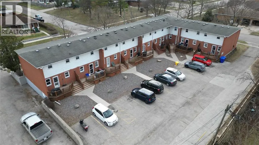 1006 KENWOOD AVENUE, Sarnia, Ontario N7V3S3