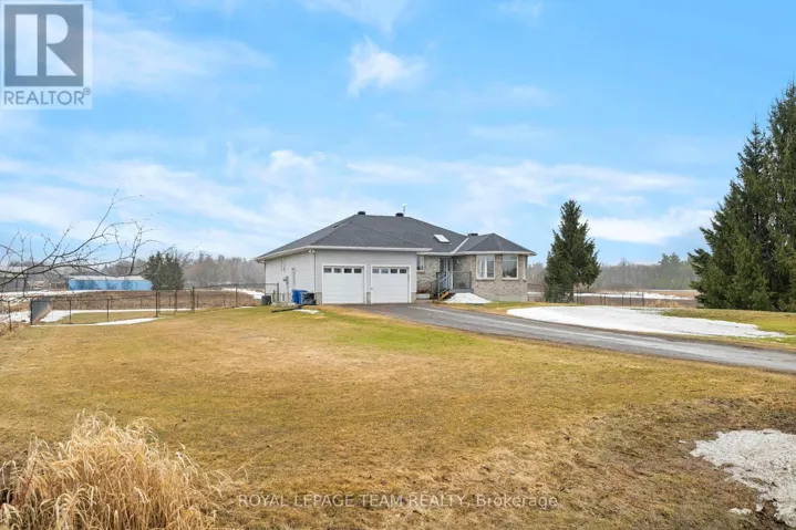 2090 OLD BIRCH ROAD, Ottawa, Ontario K0A1X0
