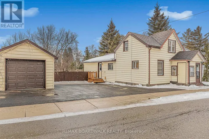 32 COCKBURN STREET, Perth, Ontario K7H2B2