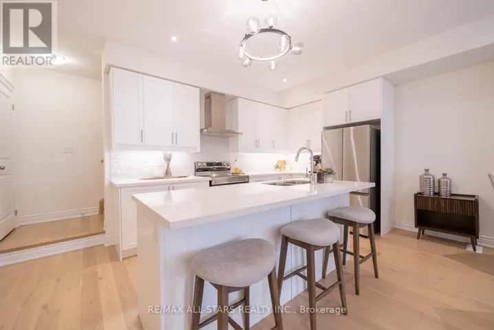 12 GRIFFITH STREET, Aurora, Ontario L4G7B6