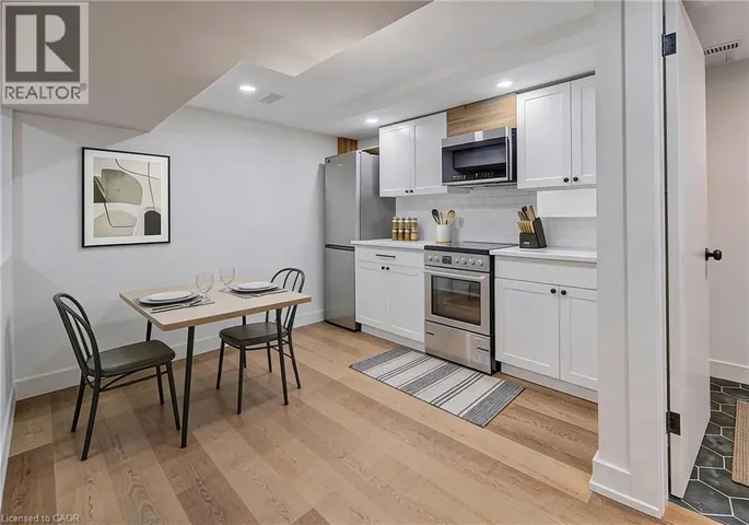 10 WEAVER Street Unit# Lower, Cambridge, Ontario N3C1V8