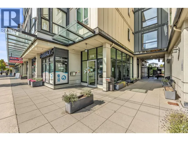 55 2239 KINGSWAY, Vancouver, British Columbia V5N0E5