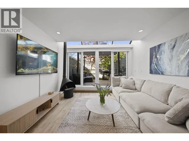 109 2125 YORK AVENUE, Vancouver, British Columbia V6K1C4