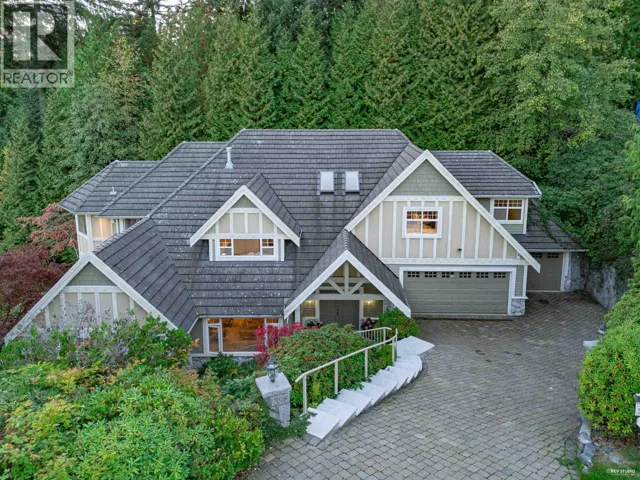 2398 CONSTANTINE PLACE, West Vancouver, British Columbia V7S3H7