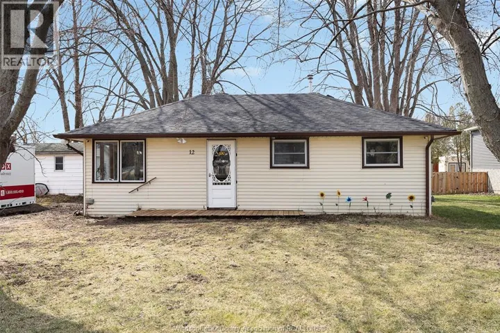 12 PATRICIA AVENUE, Wheatley, Ontario N0P2P0